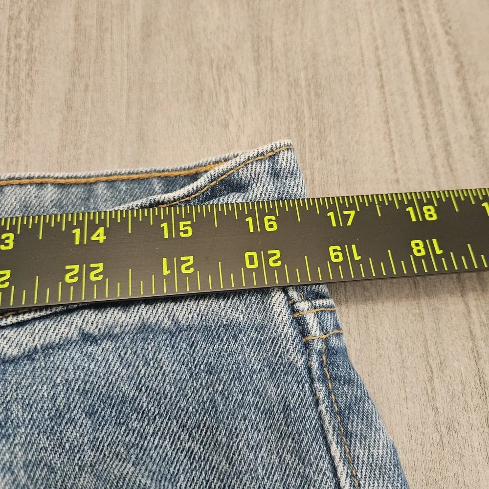 Vintage Levis Jeans Mens 36x34‎ Blue 90s Made USA Denim Pants Light 550 Relaxed